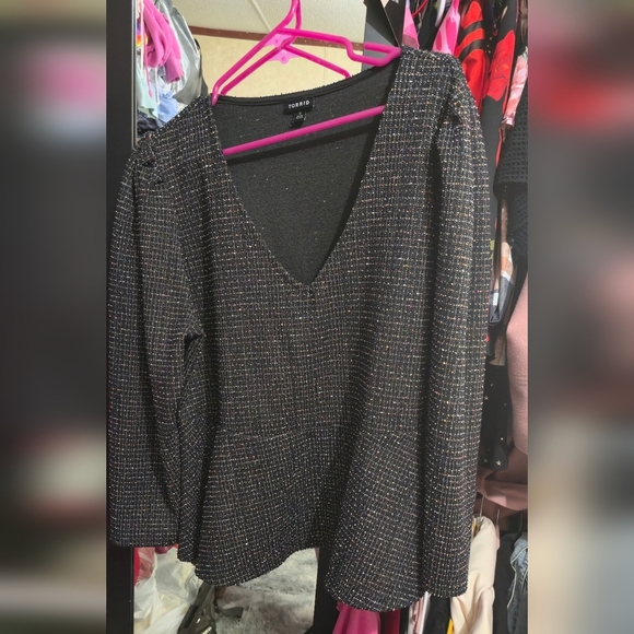 🍂🍁NWOT TORRID 3X Rainbow Boucle V-Neck Peplum Top - Picture 2 of 5